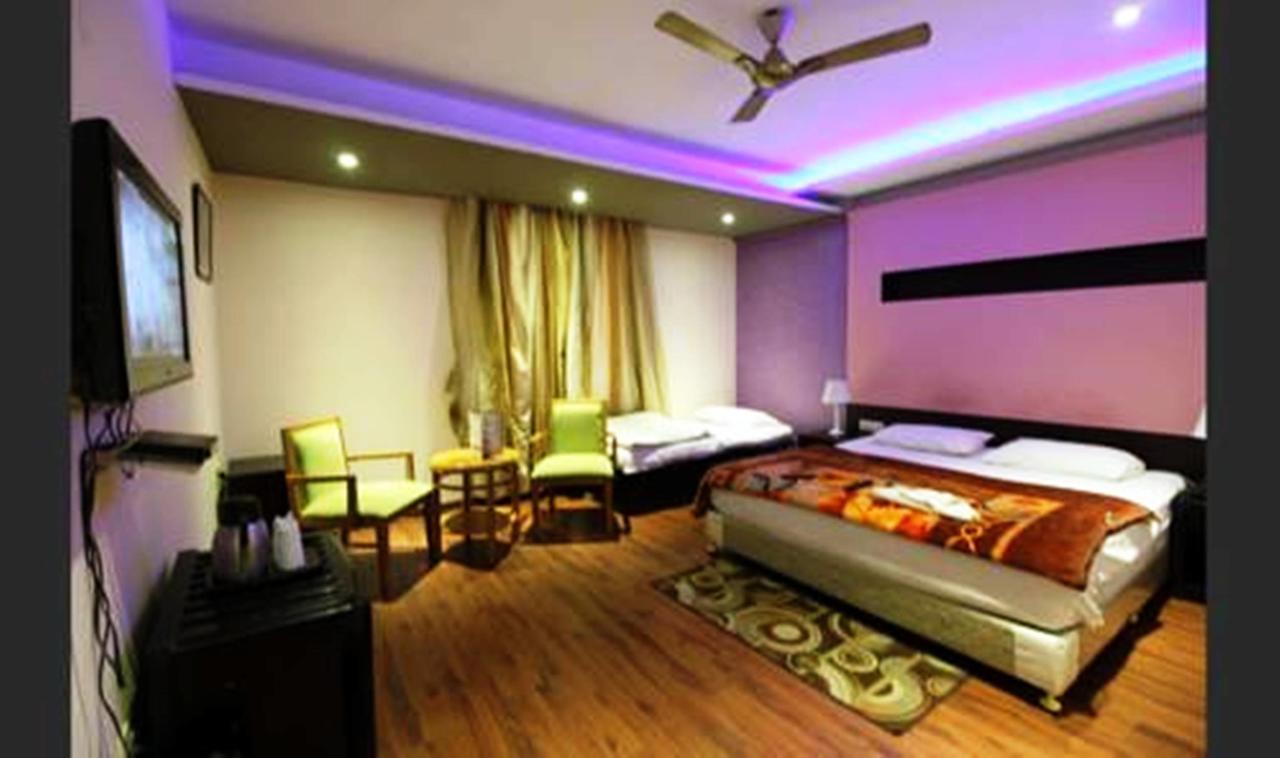 Hotel Vipul Grand Gurgaon Ngoại thất bức ảnh