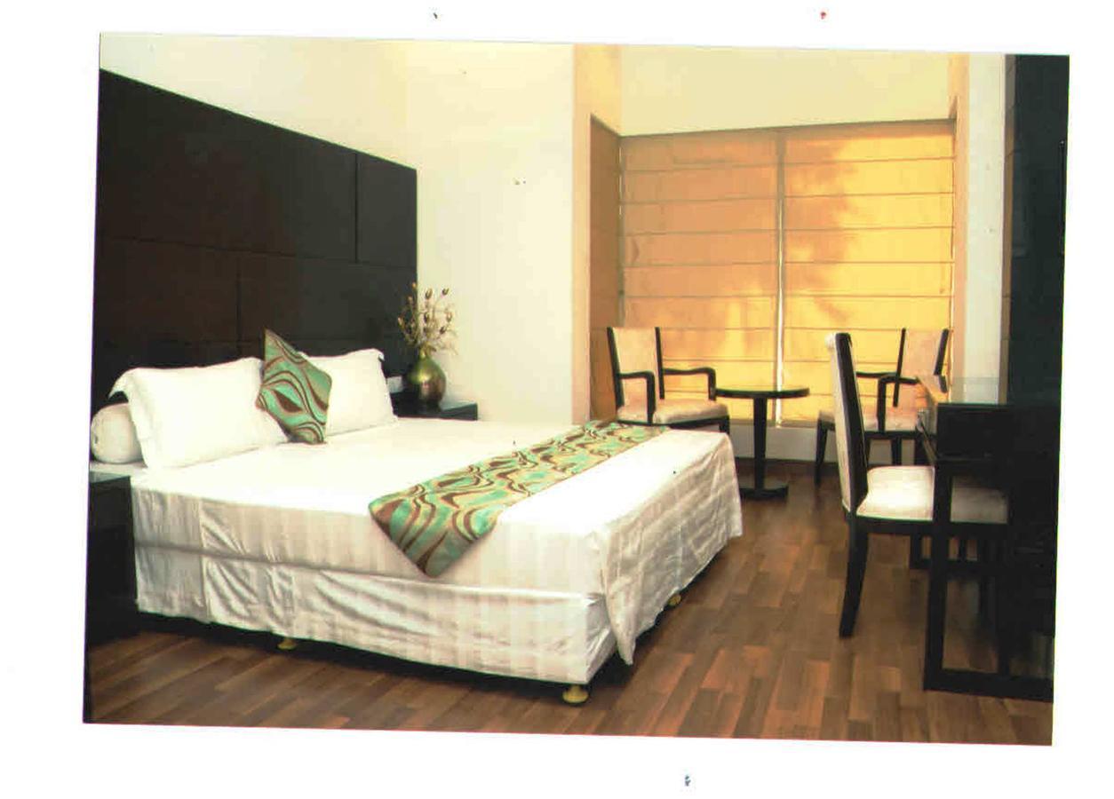 Hotel Vipul Grand Gurgaon Ngoại thất bức ảnh